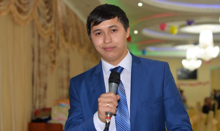 Артур Бейсов