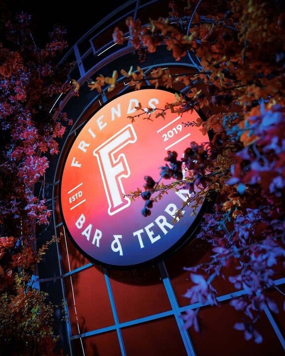 Friends bar & terrace