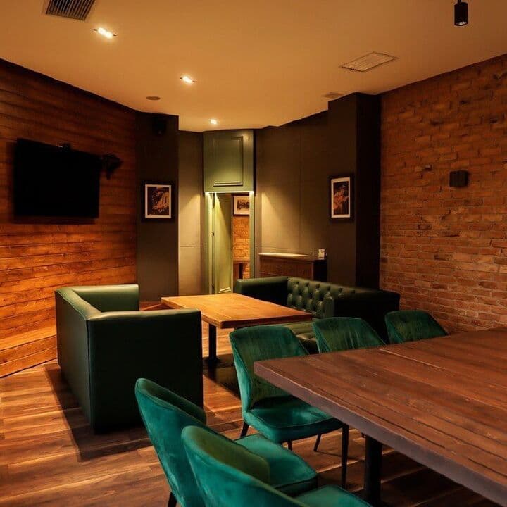 Woodman Grill & Bar