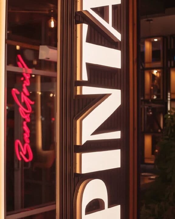 Pinta Bar & Grill на Бухар-жырау