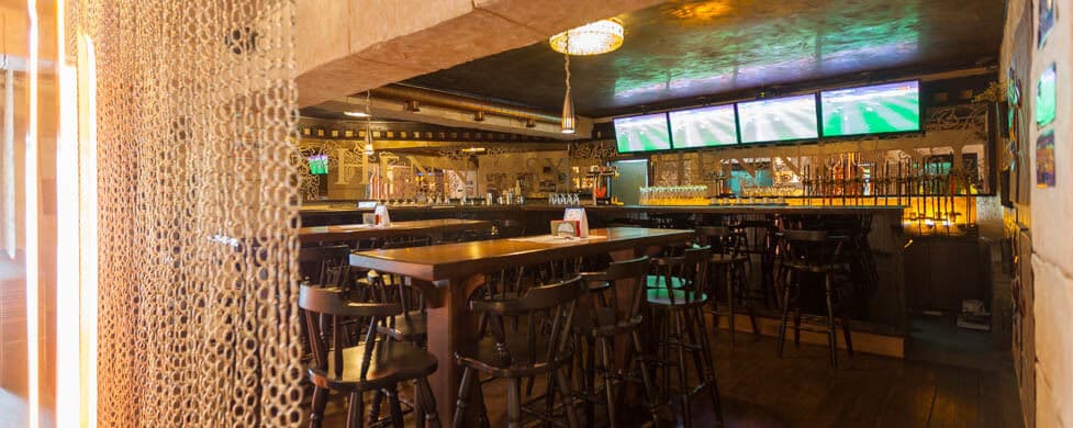 Yard house pub
