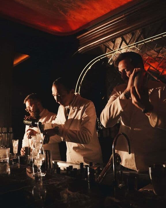 Agora cocktail bar