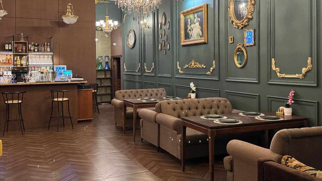 LYAM200 Restaurant & Pub