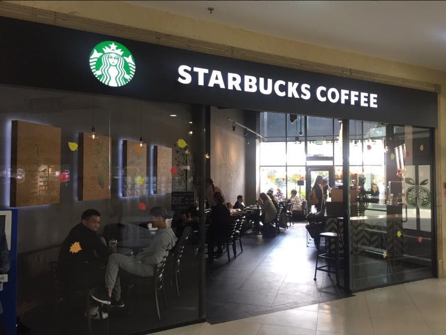 Starbucks Coffee в Globus