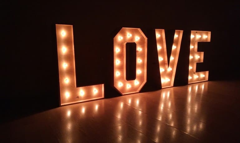 Буквы LOVE