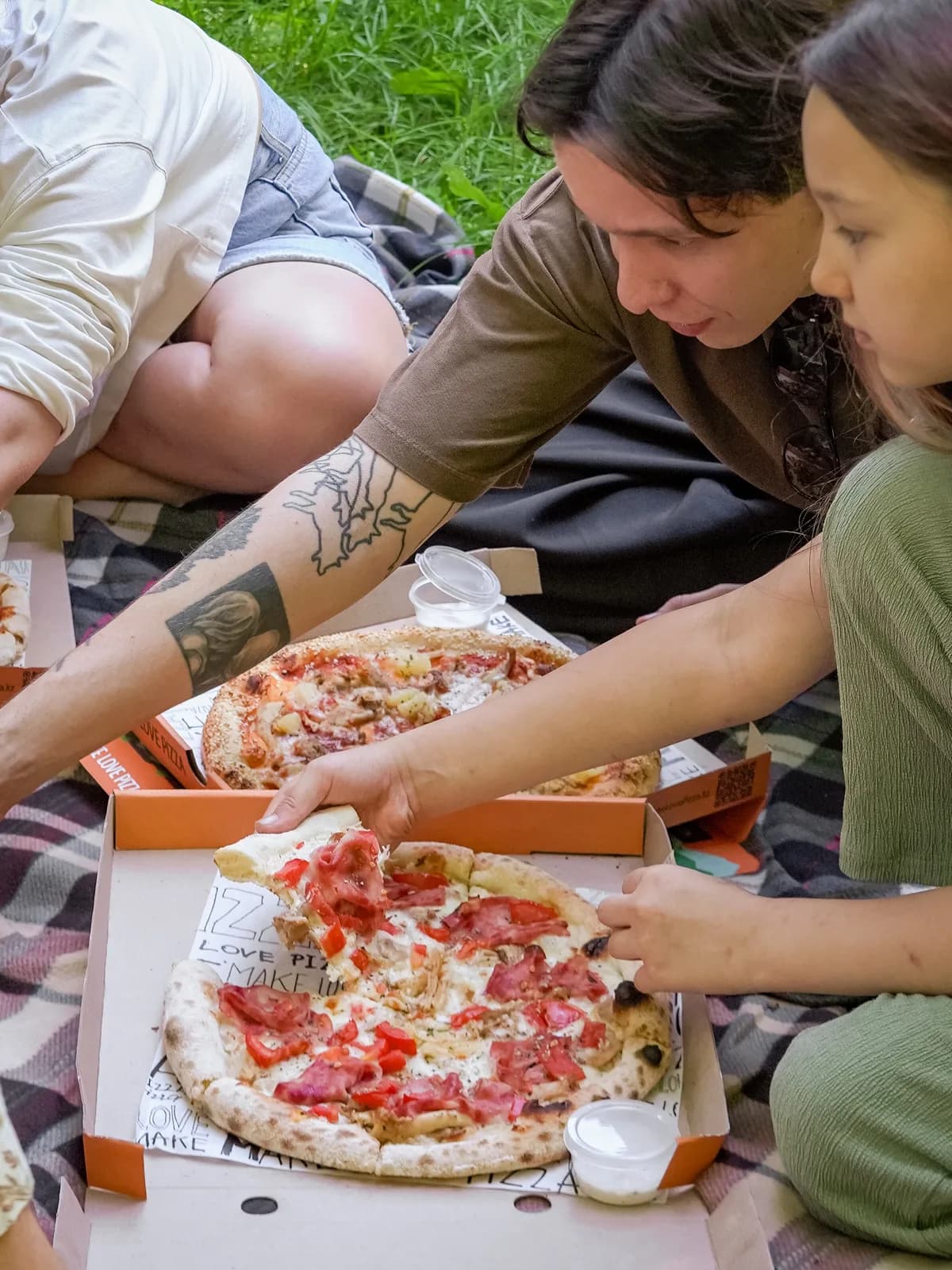 Make Love Pizza
