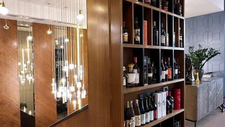 Two Hands Wine Gallery