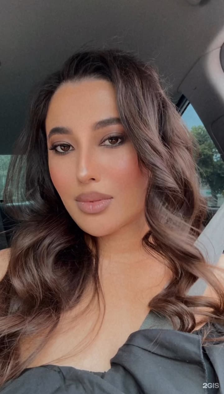 Eva hair room