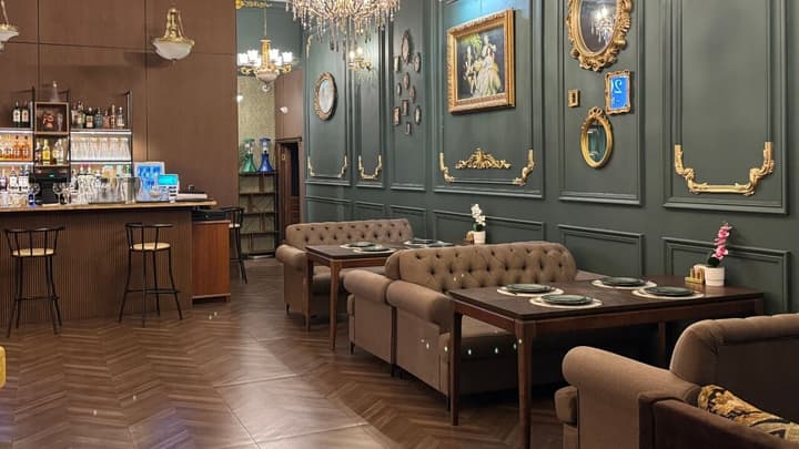 LYAM200 Restaurant & Pub