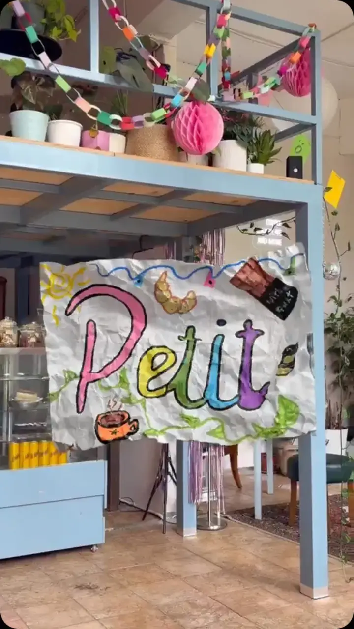 Petit Chocolate Coffee на Байсеитовой