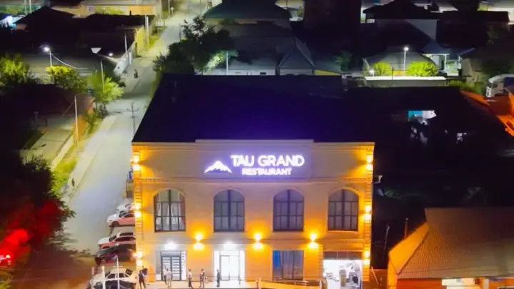 Tau Grand